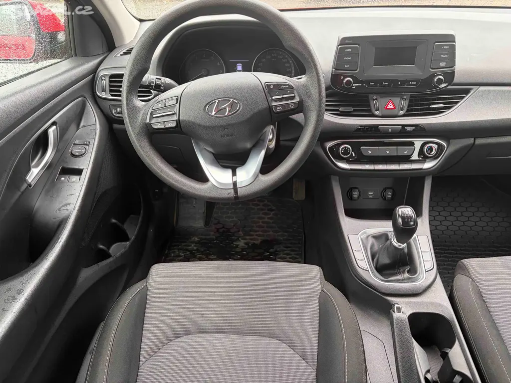 Hyundai i30 1.0 T-Gdi Start Plus 88 KW ČR - fotka 6