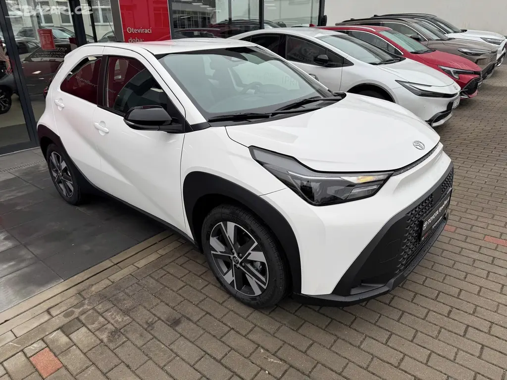 Toyota Aygo, 1.5HEV 116PS Comfort - fotka 3