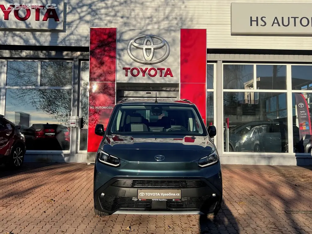 Toyota Proace City Verso, Long 1.5 nafta 130 koní - fotka 2