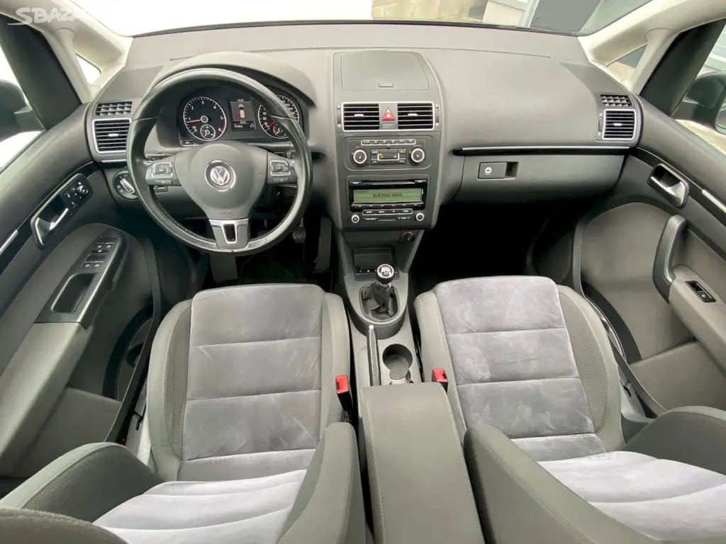 Volkswagen Touran, 1.6 TDI 77 kW Highline - fotka 5