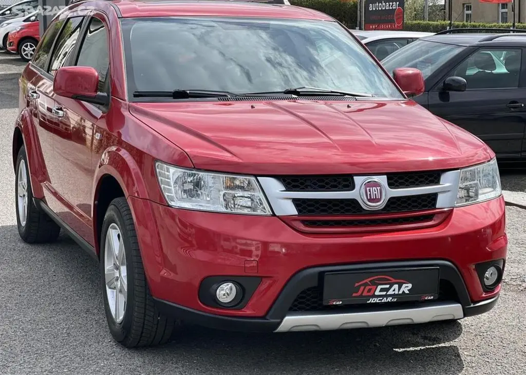 Fiat Freemont 2.0MJT 4x4 AUTOMAT 7MÍST KŮŽE - fotka 3