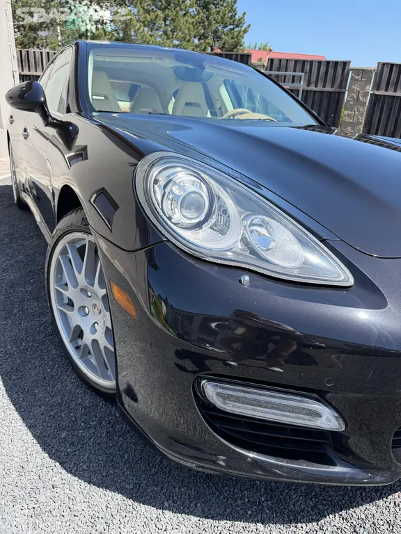 Porsche Panamera, Panamera Turbo V8 - fotka 5