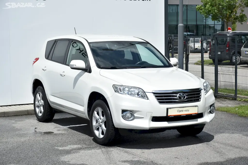 Toyota Rav4, 2.0i 116kW - fotka 6