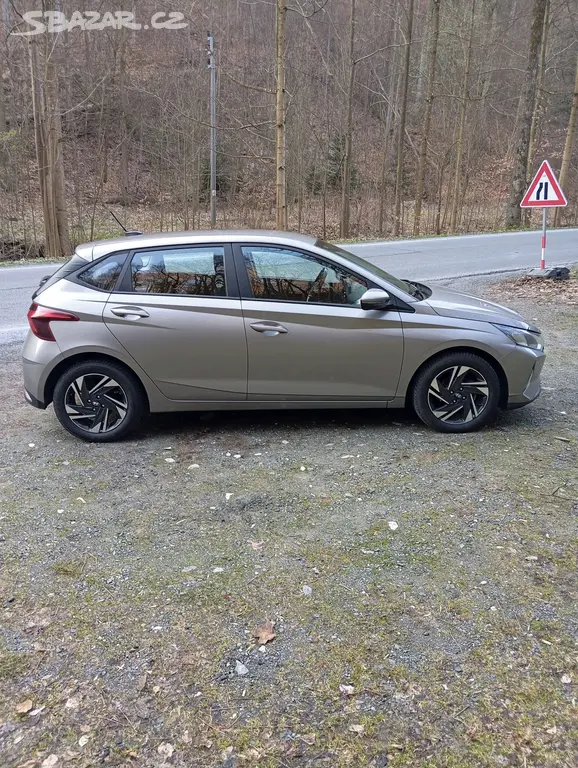 Hyundai i20 Comfort,2023, ČR,72.987km - fotka 5