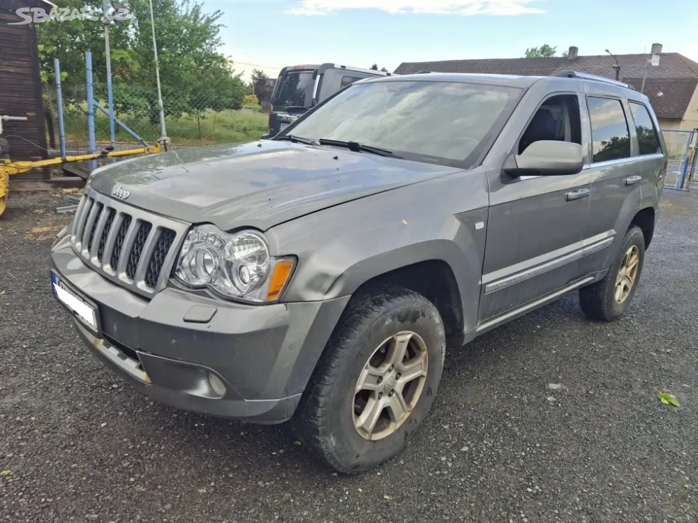 Jeep Grand Cherokee WH 3,0 CRD Overland 4x4 - fotka 2