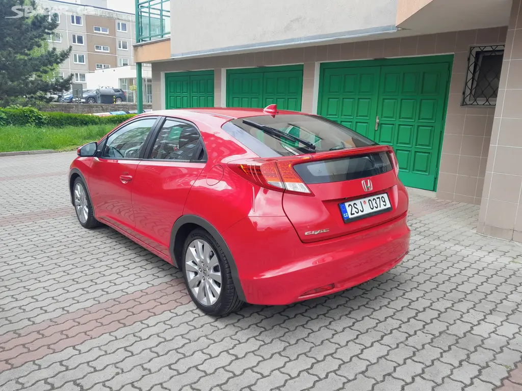 Honda Civic 2,2i-DTEC 110KW Sport - fotka 4