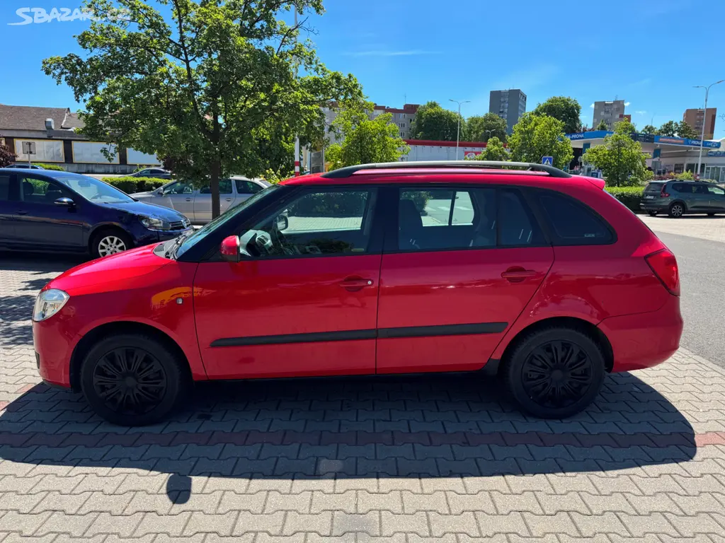 Škoda Fabia II 1.4 16V 63 kw - fotka 4