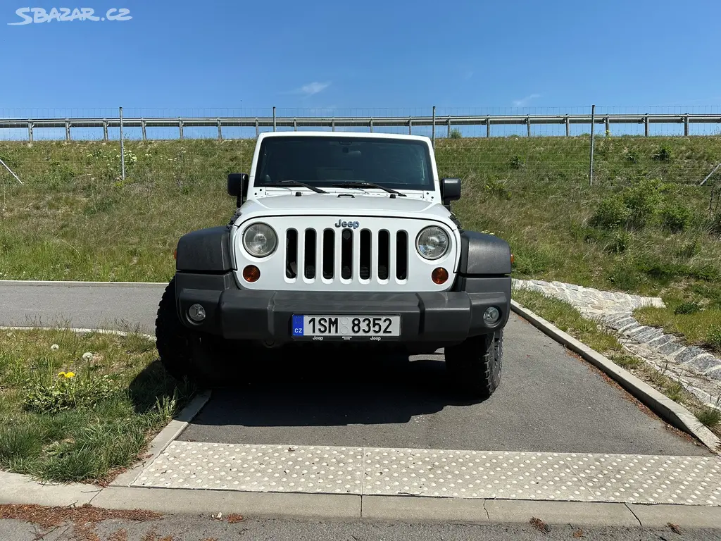 Jeep Wrangler Rubicon 3.8 V6 (JK, 2011) 86.000 km - fotka 5