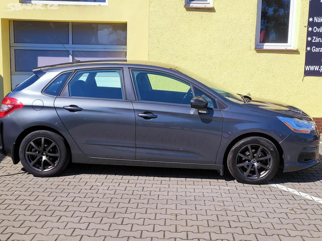 Citroën C4, 1,4 Furio 95k CZ*SERV.KNÍŽKA, 2x maj - fotka 6