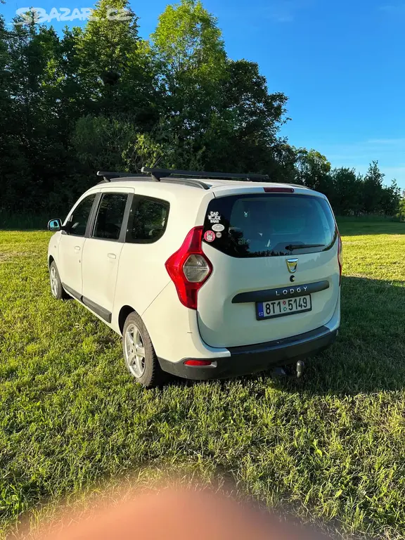 Dacia Lodgy 1.6 MPi 60kW (2013) 7 míst - fotka 2