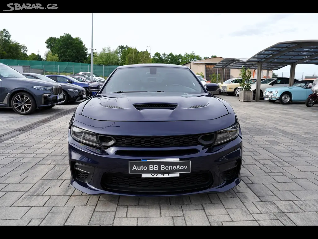 Dodge Charger, 5.7 V8 Hemi/kůže/AT/375 PS