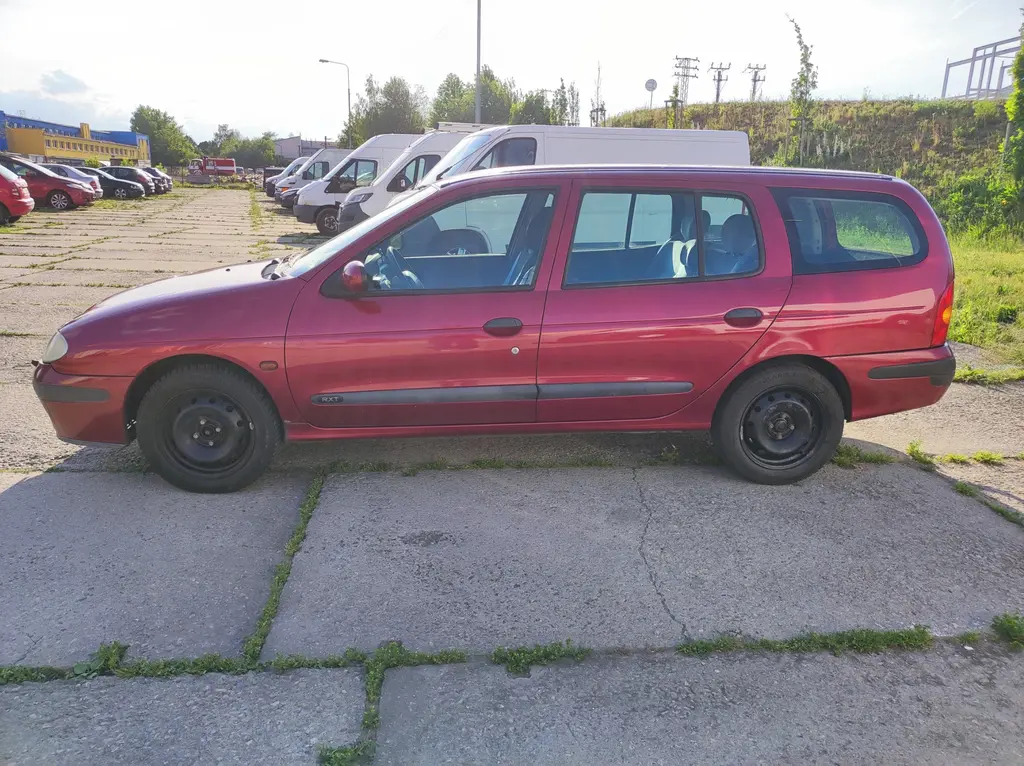 Renault Megane kombi 1,6 16V, r.v.1999, 312 000 km - fotka 6