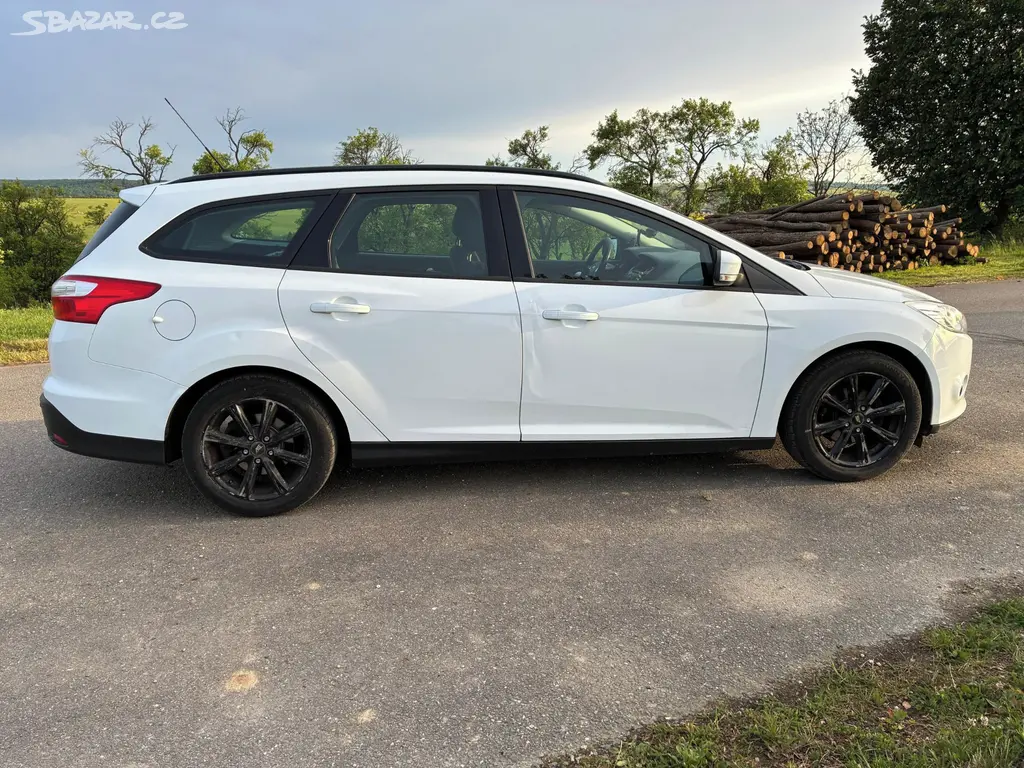 Ford Focus 1.6i AT Combi, najeto 149.000 km, CENA - fotka 4