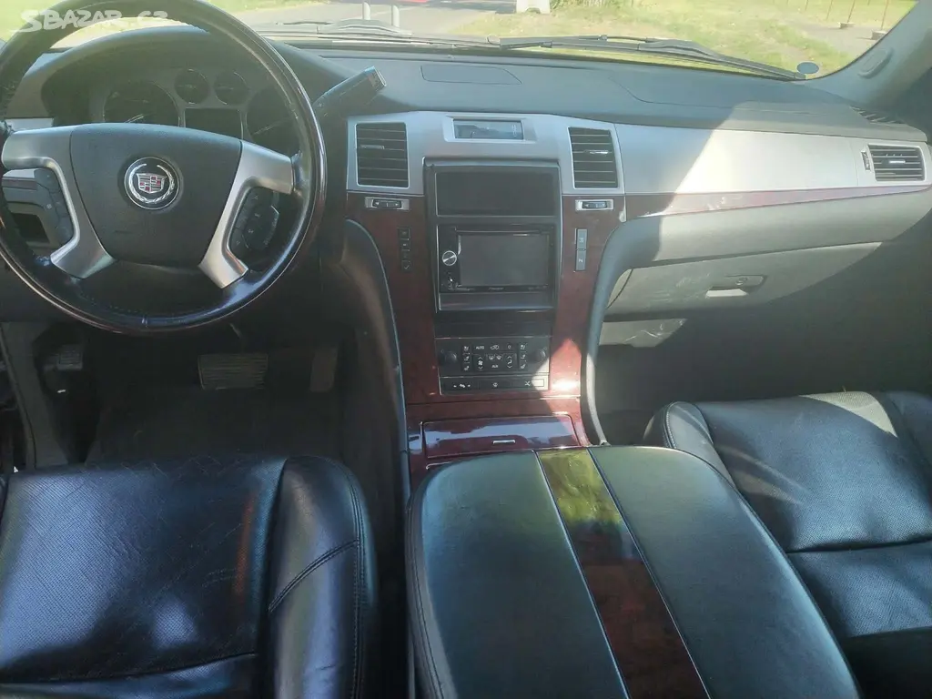 Cadillac Escalade 6.2 V8 + LPG, DPH, 236tis km - fotka 6