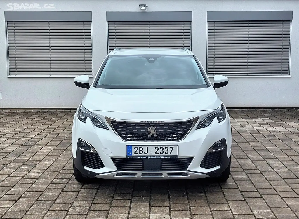 Peugeot 3008, 1.2 Allure PureTech 130, tažné - fotka 2