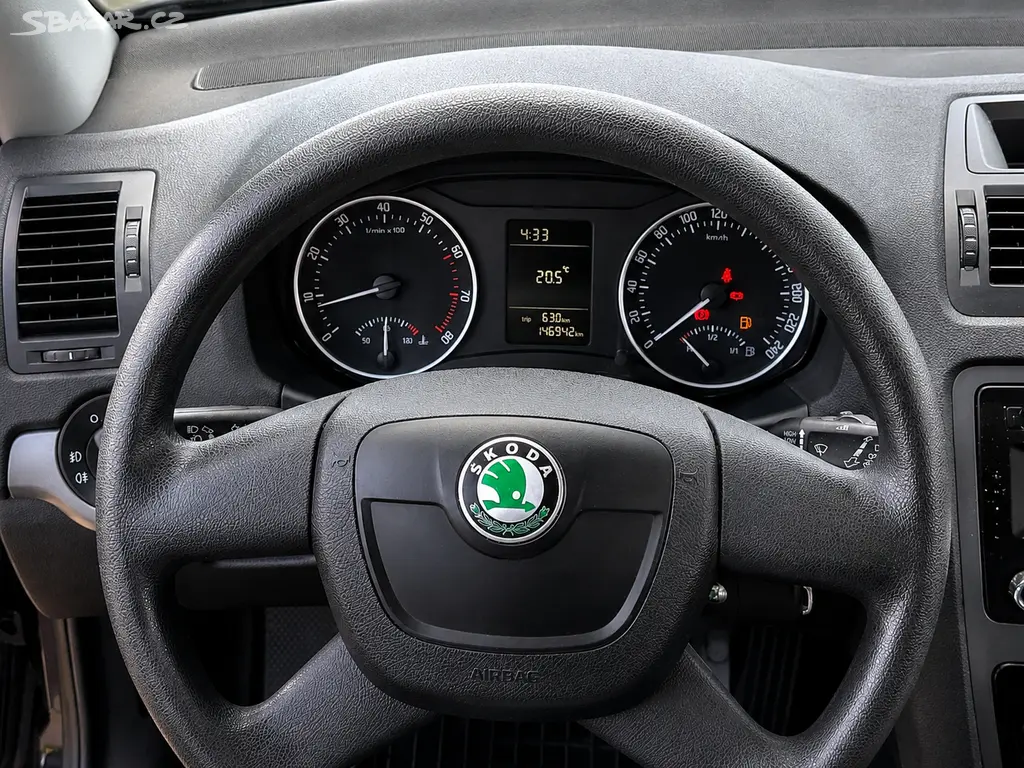 Škoda Octavia 1.2TSI servis. kniha nízký nájezd - fotka 6