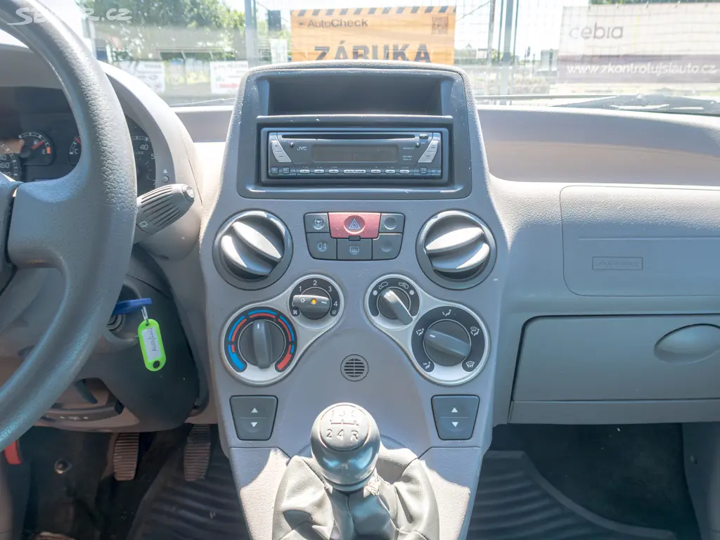 Fiat Panda 1.2i 44KW SERVO KLIMA - fotka 6