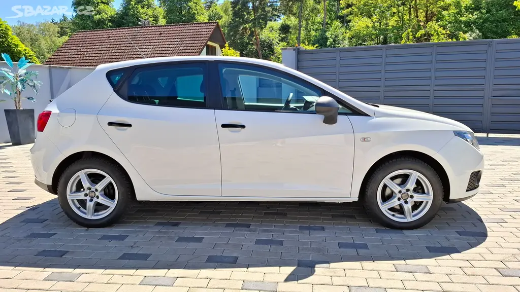 Seat Ibiza IV 1,2 HTP - 51kw. PĚKNÁ - Nová STK+EM - fotka 4
