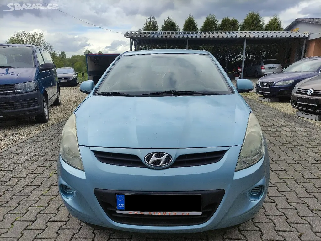 HYUNDAI i20 1.2i,57KW,10x AIRBAG,SERVO,USB,ESP. - fotka 2