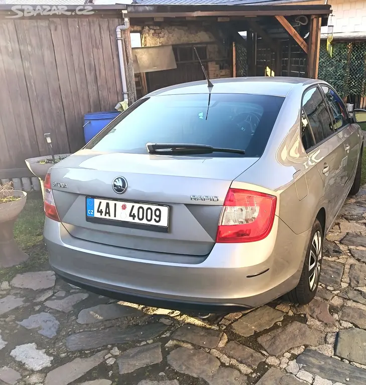 Škoda Rapid 1,6TDI 66 Kw 2014 - fotka 2
