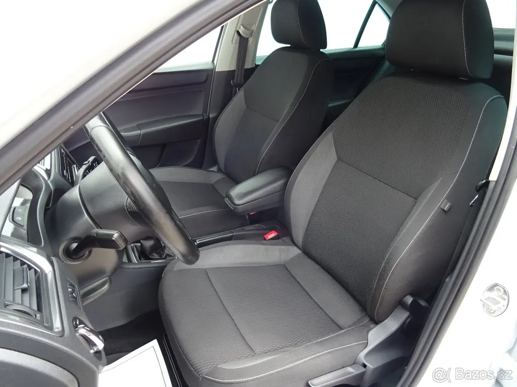 Škoda Rapid 1.2i,63kW,NovéČR,s.kniha,klima - fotka 6