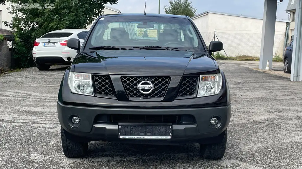 Nissan Navara 2,5dci 128kW, klima - fotka 2