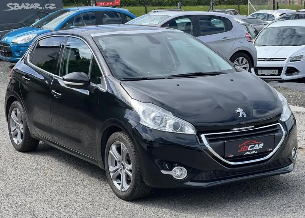 Peugeot 208 1.2i KLIMA PANORAMA TEMPOMAT manuální - fotka 3
