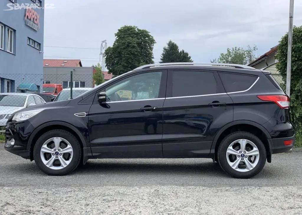 Ford Kuga 2.0TDCi 4x4 KŮŽE TEMPOMAT manuální - fotka 4