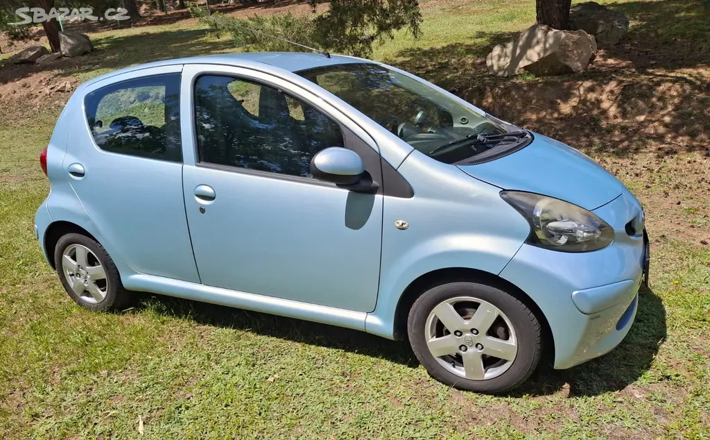 Toyotu Aygo, 1,0 50kW - fotka 3