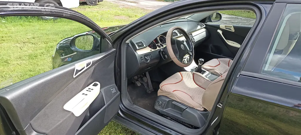 Volkswagen Passat B6 2.0 TDi - fotka 5