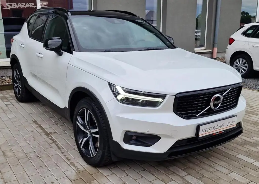Volvo XC40, T4 R-Design AWD, ČR,1.Majitel