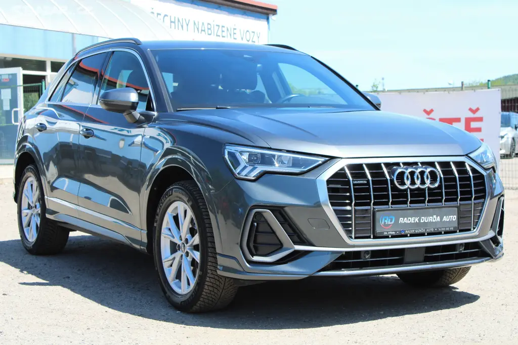 Audi Q3 2,0 TFSI DPH,A/T,4x4,S-LINE,2021 - fotka 3