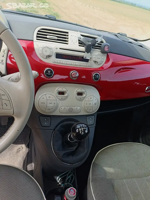 Fiat 500 -1.2 benzin ,STK do 8/2027 ,bohatá výbava - fotka 6