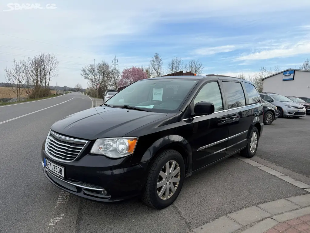 Chrysler Town Country 3.6 LPG RT DVD Kůže 2014 - fotka 2