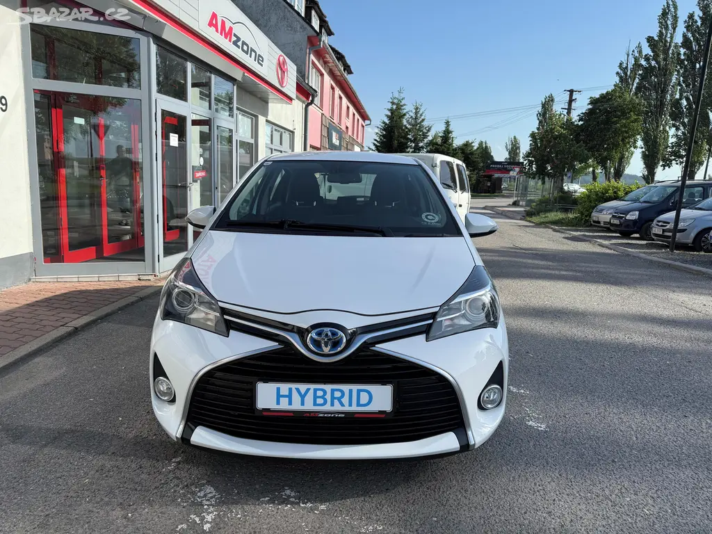 Toyota Yaris, 1,5 HSD e - CVT Comfort - fotka 3