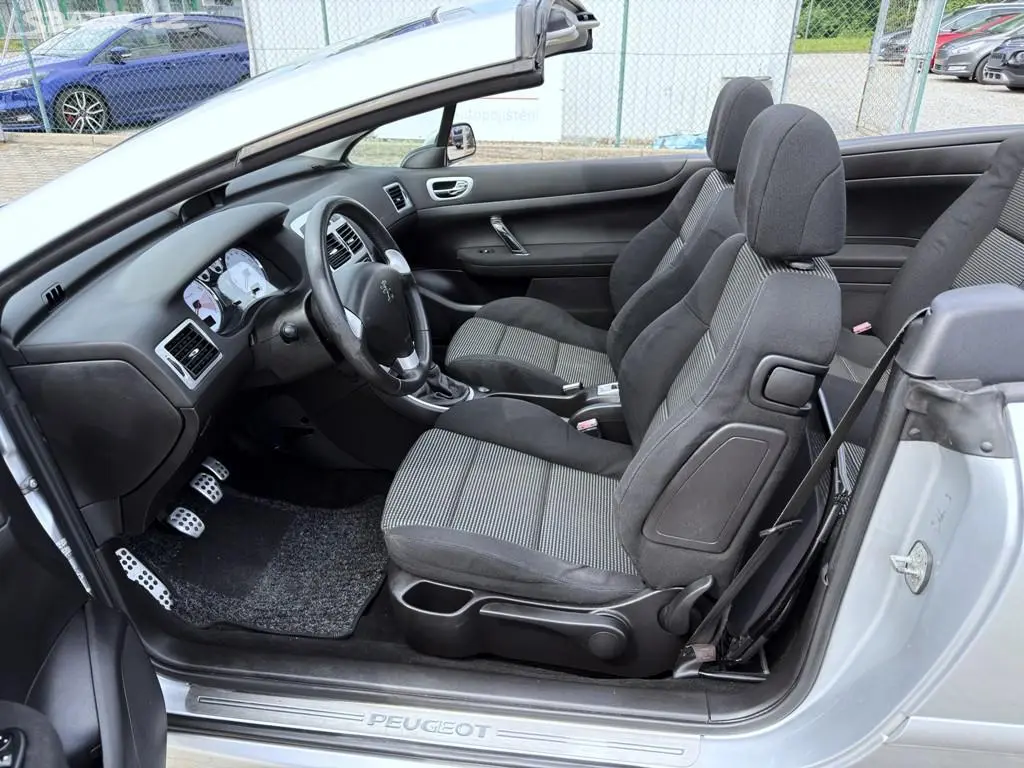 Peugeot 307, CC 1.6i 80 kW digi. klima - fotka 6