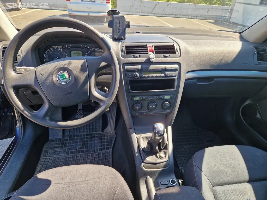 Škoda Octavia II Combi 2.0 FSi 110 kW Elegance - fotka 4