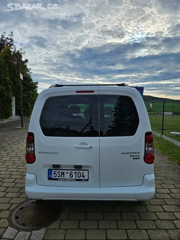 Peugeot Partner Tepee 1,6 s kempovací vestavbou - fotka 6