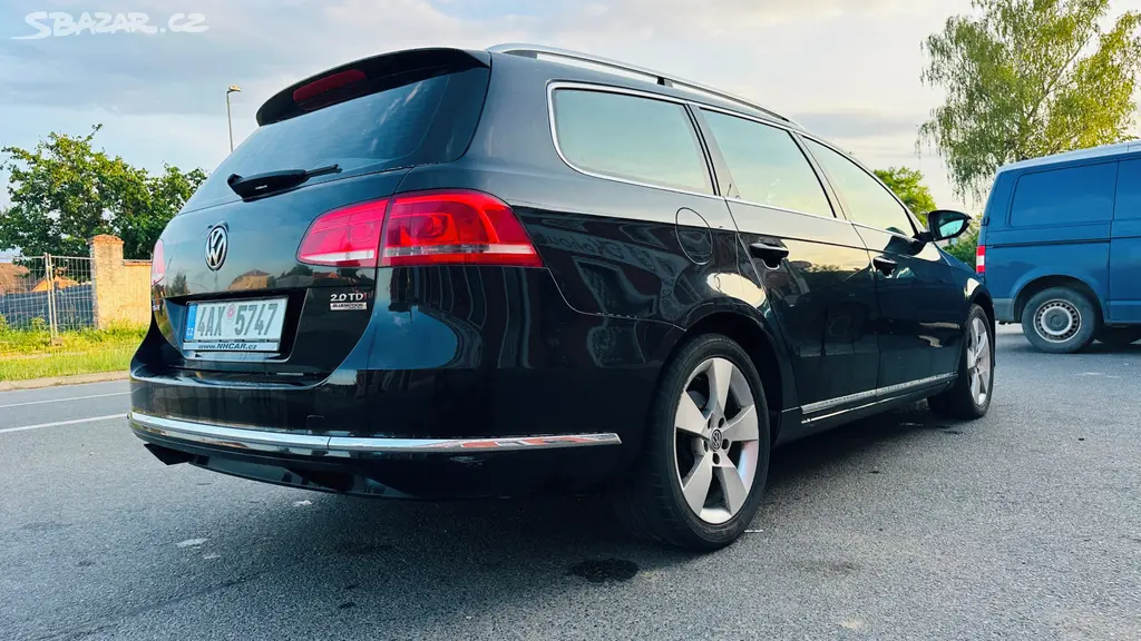 VW Passat B7 combi Highline, 2.0 TDI 103 kW - fotka 5