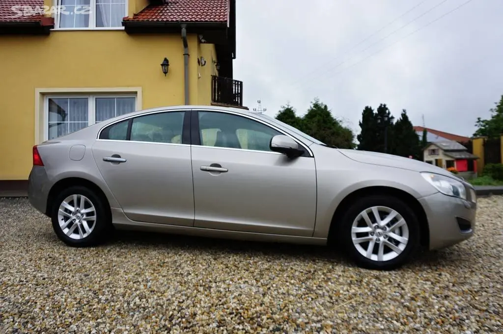 Volvo S60, SUMMUM D5 158 kW - fotka 3