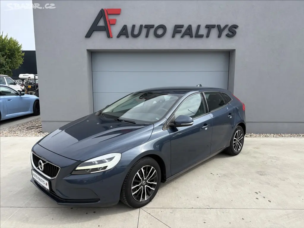 Volvo V40, 2,0 i T2 90 KW MANUÁL MOMENTUM - fotka 3