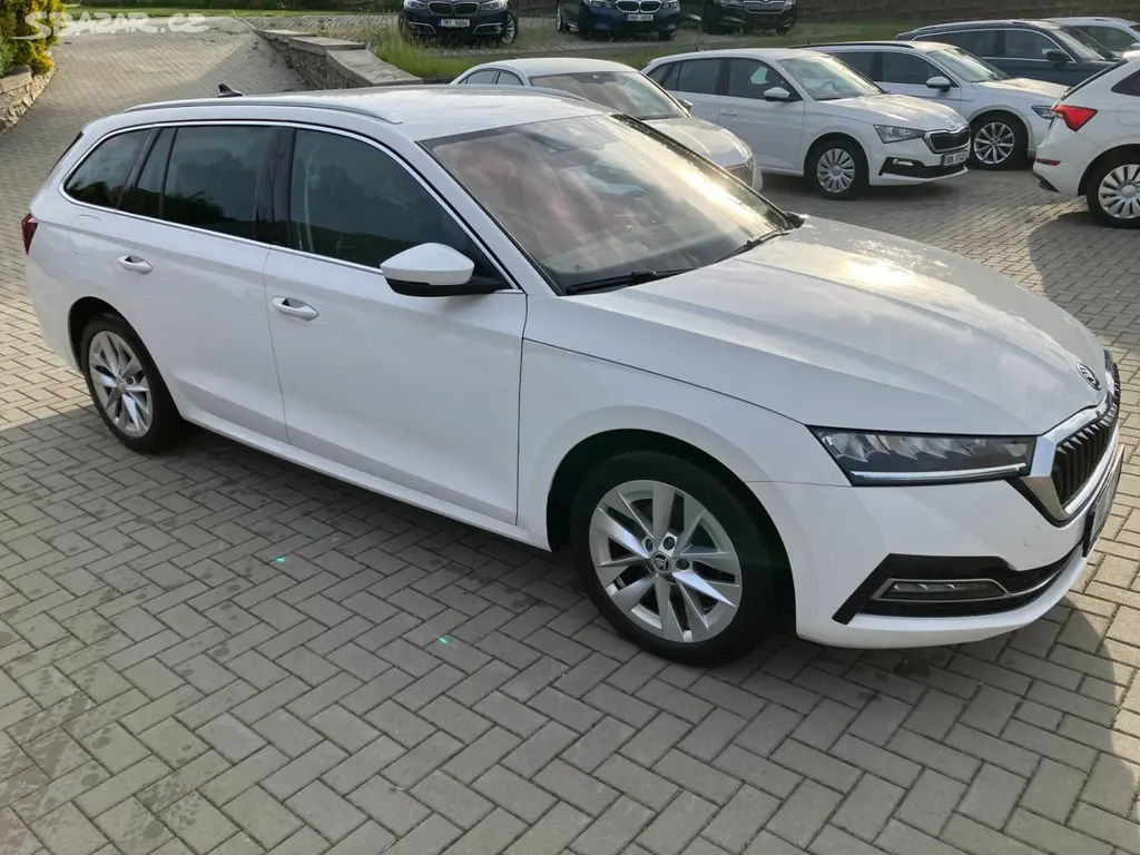 Škoda Octavia, 2.0TDI STYLE NEHAVAROVANÉ - fotka 2