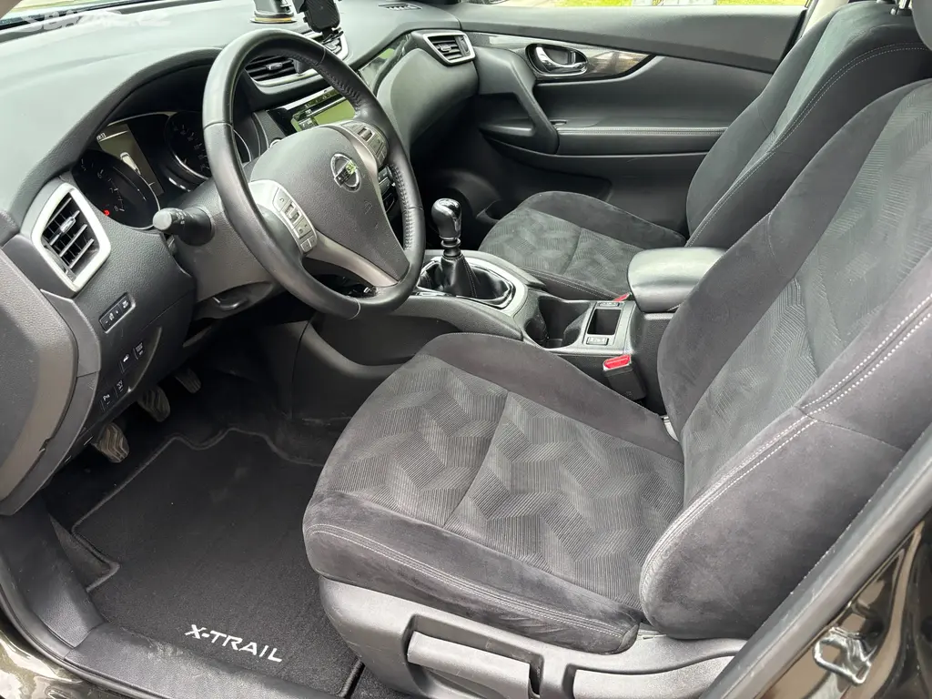 Nissan X-Trail 1.6 benzín - fotka 6