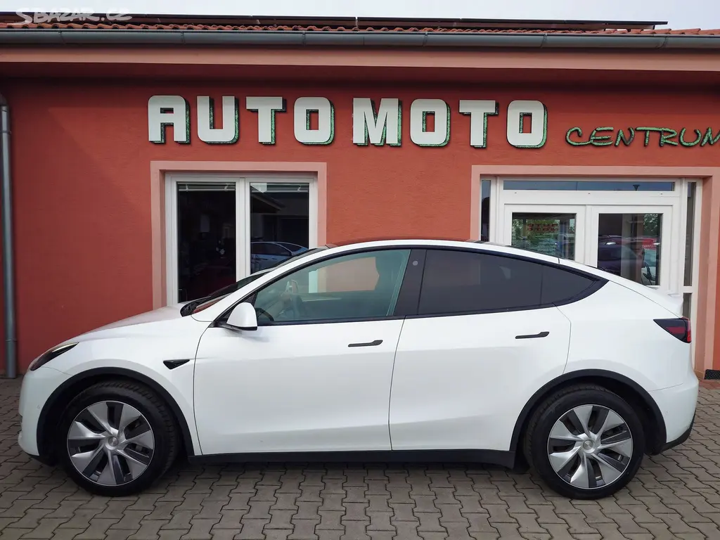 Tesla Model Y - fotka 4