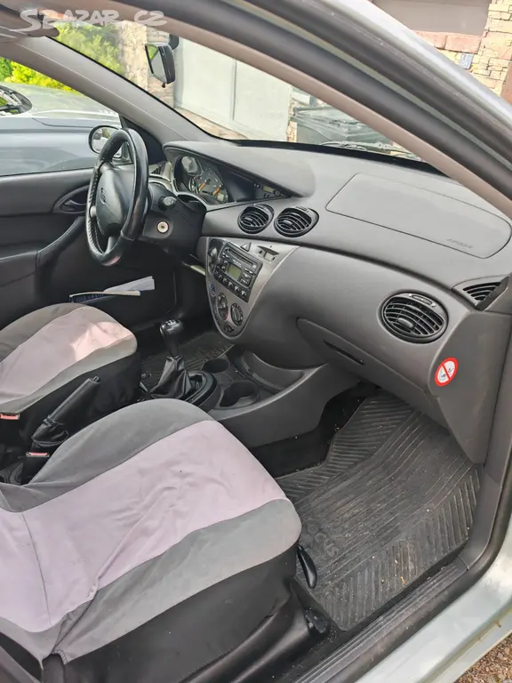 Ford Focus 1,6i - fotka 4