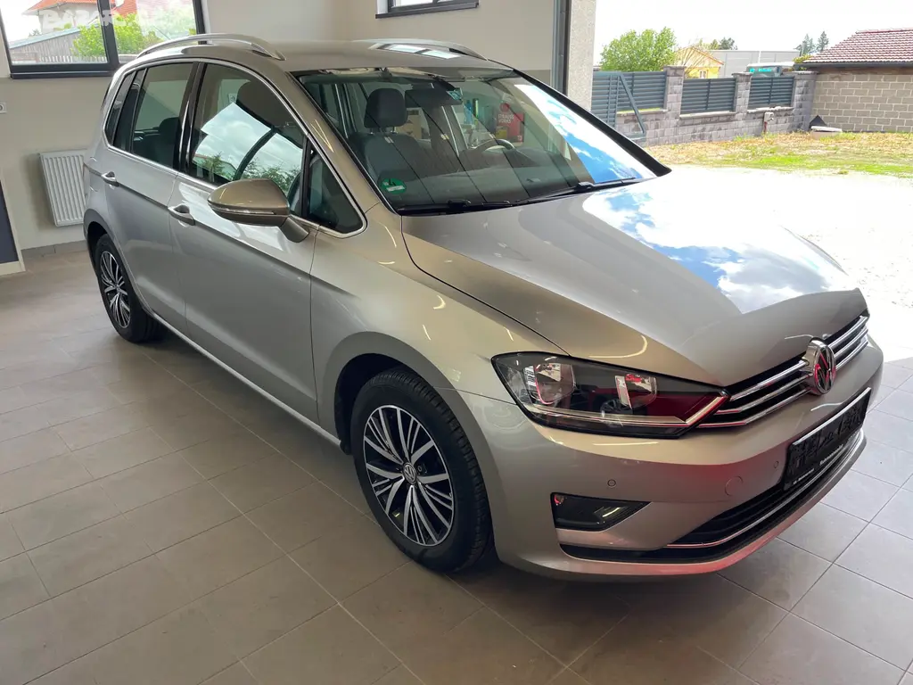 VW GOLF 7 SPORTSVAN 1,2 TSI 81KW HIGHLINE TOP STAV - fotka 6
