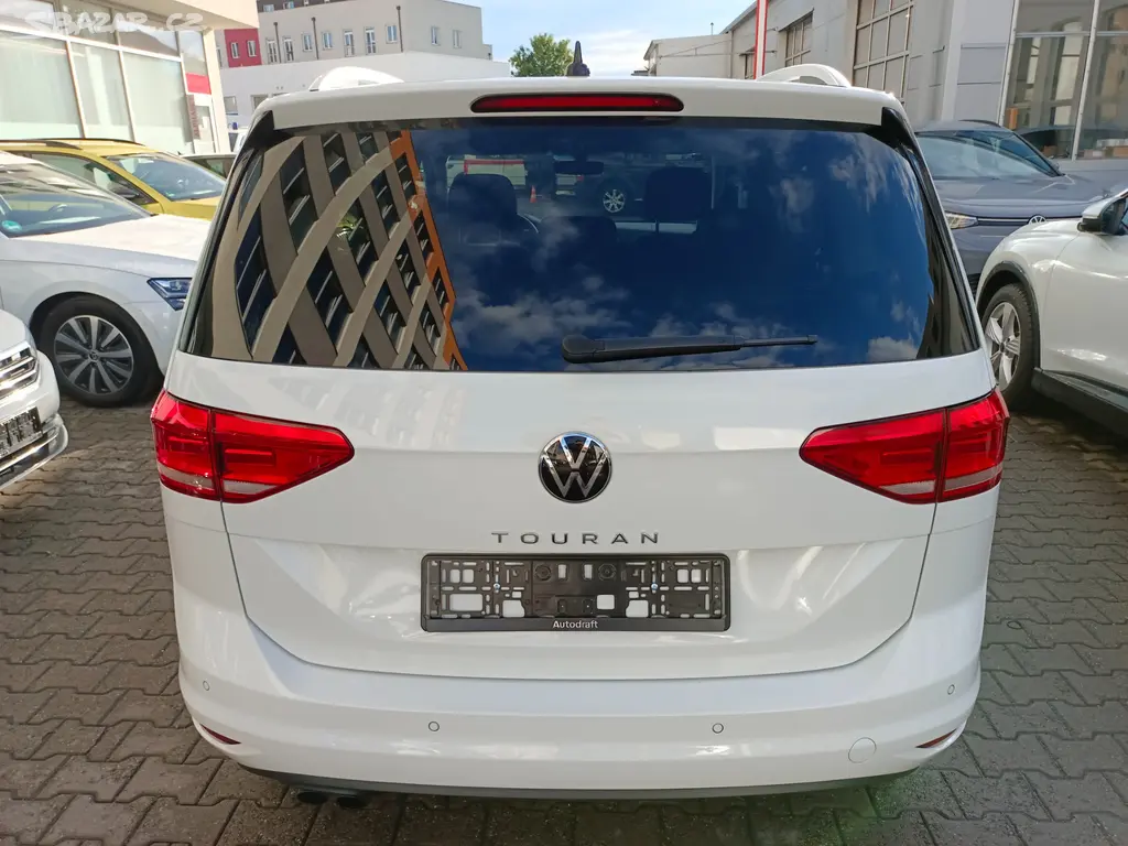 Volkswagen Touran Highline 2.0 TDI 110kW DSG - fotka 5