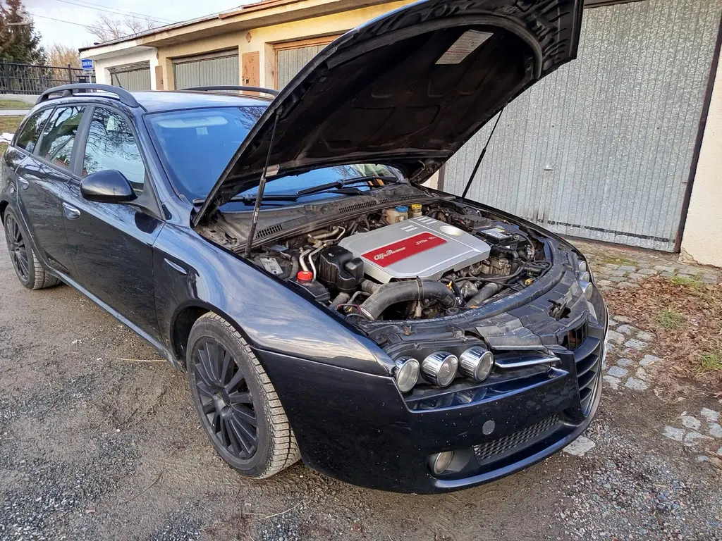 PRODAM ALFA ROMEO SPORTWAGON 1,9 JTDm,110 Kw 2007 - fotka 6