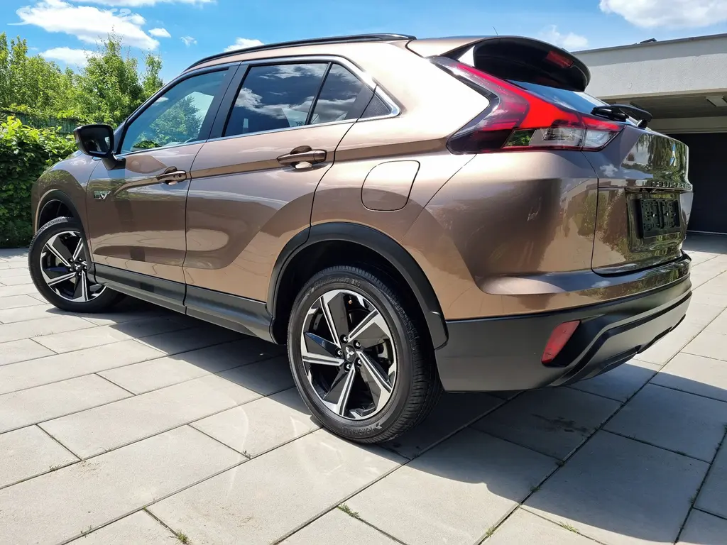 MITSUBISHI ECLIPSE CROSS 2.4 PHEV r.v.01/2022 LED - fotka 6