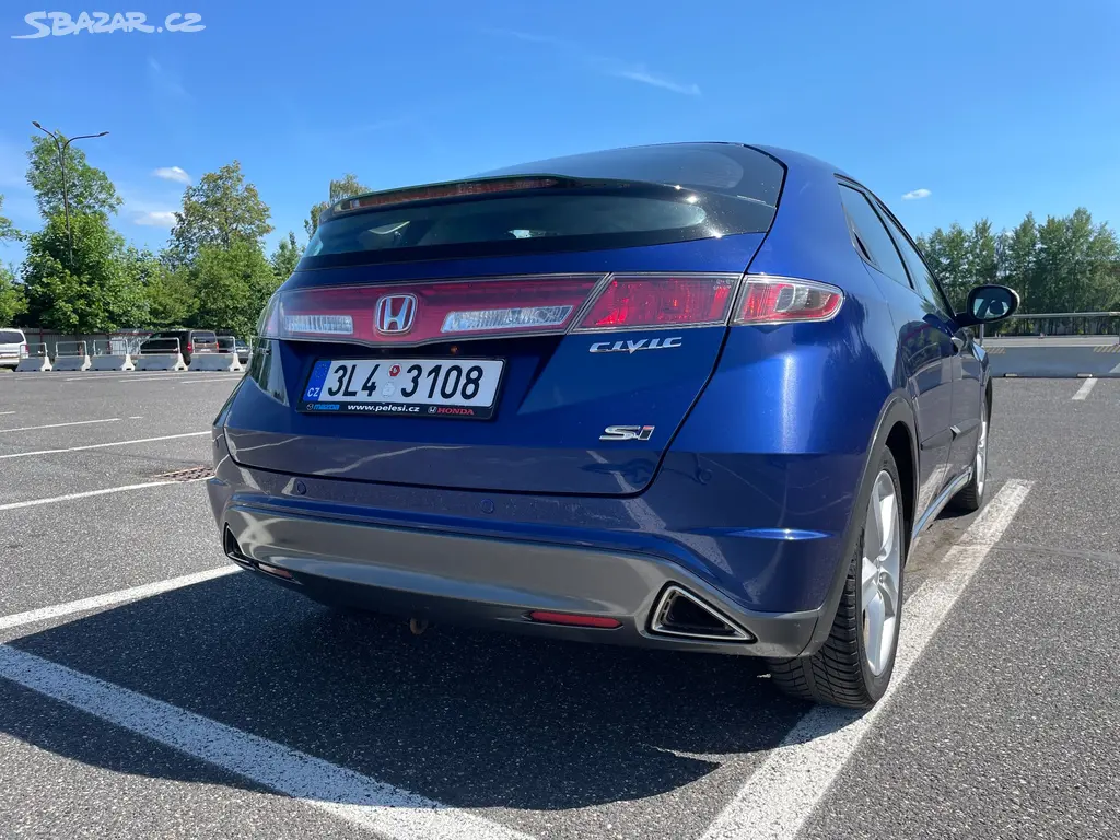 Honda Civic Executive 1.8 i-VTEC 103 kW - fotka 5